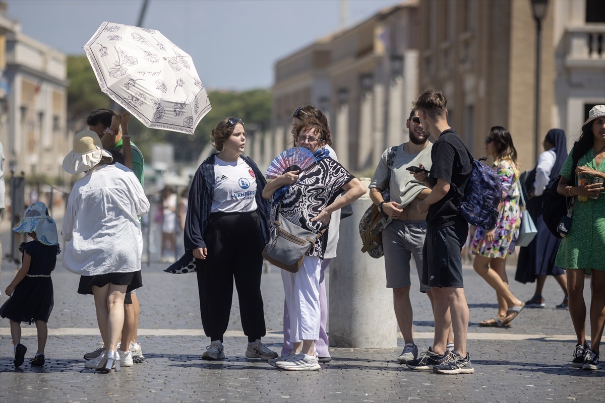 Domani in alcune città a causa del caldo estremo in tutta Italia "allarme rosso"...