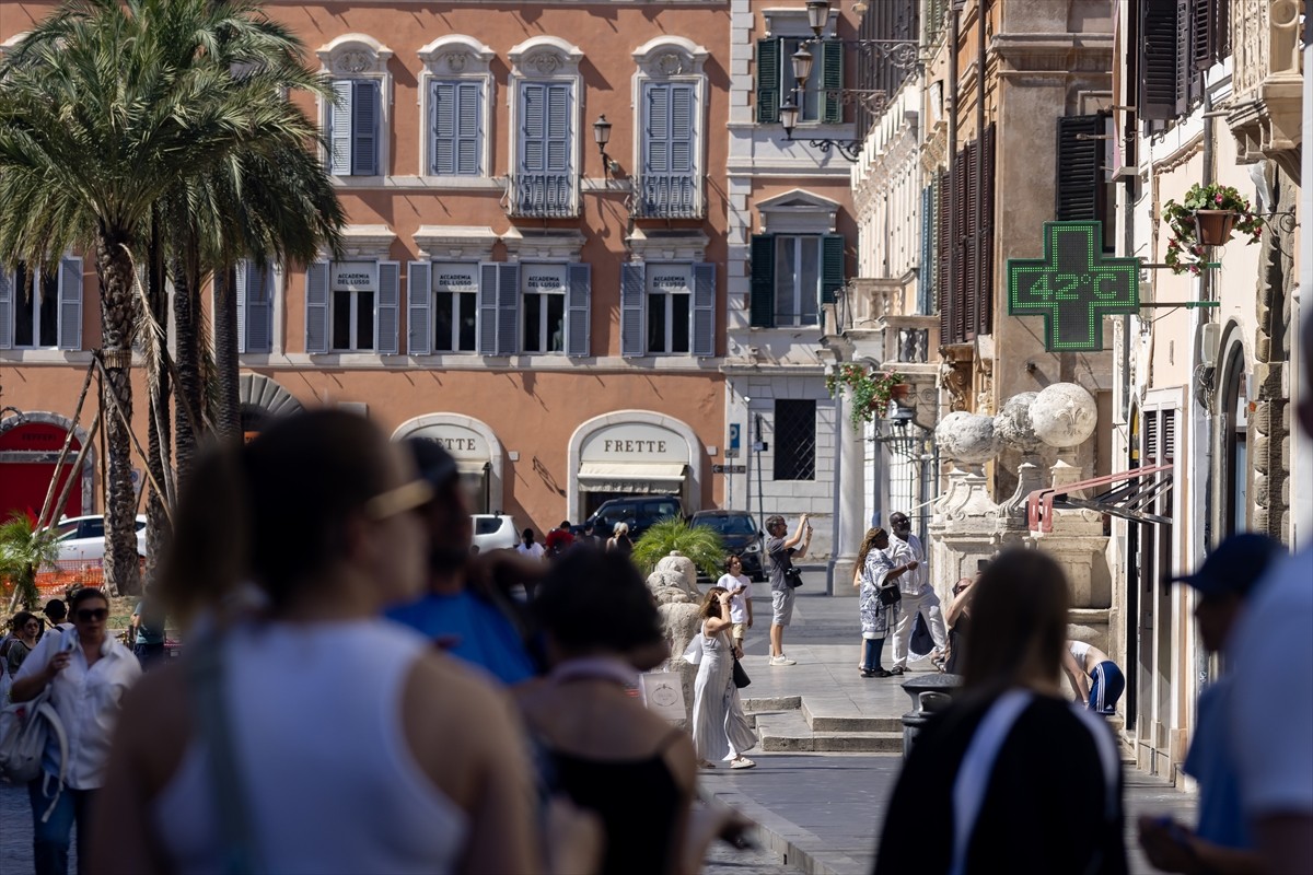 Domani in alcune città a causa del caldo estremo in tutta Italia "allarme rosso"...