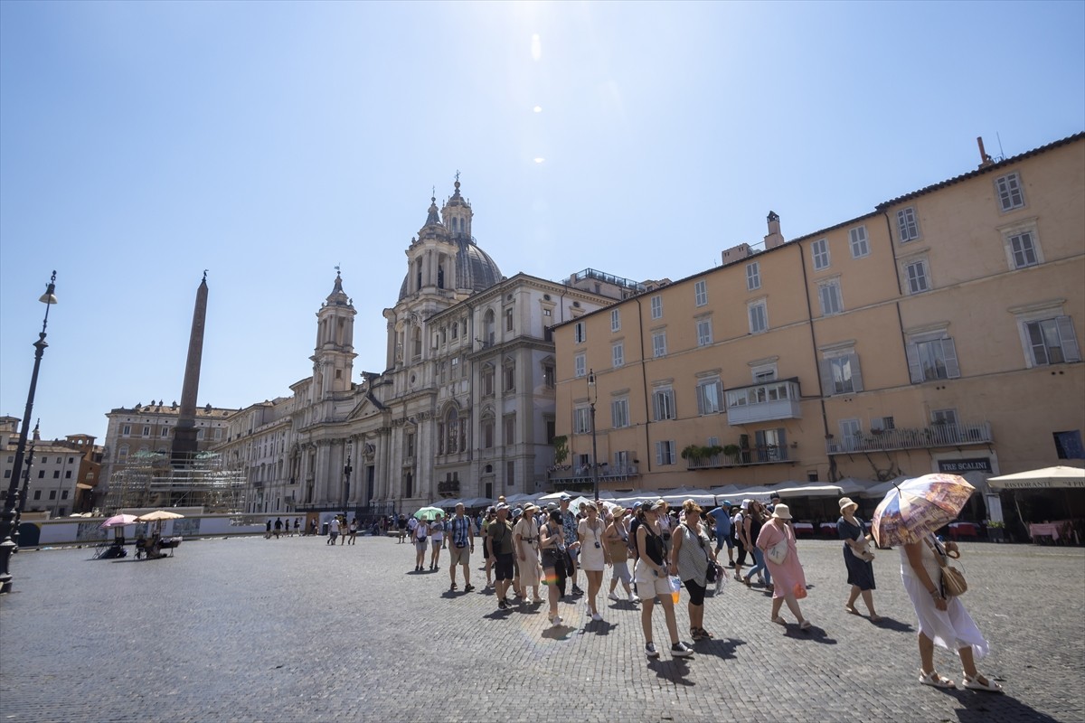 Domani in alcune città a causa del caldo estremo in tutta Italia "allarme rosso"...